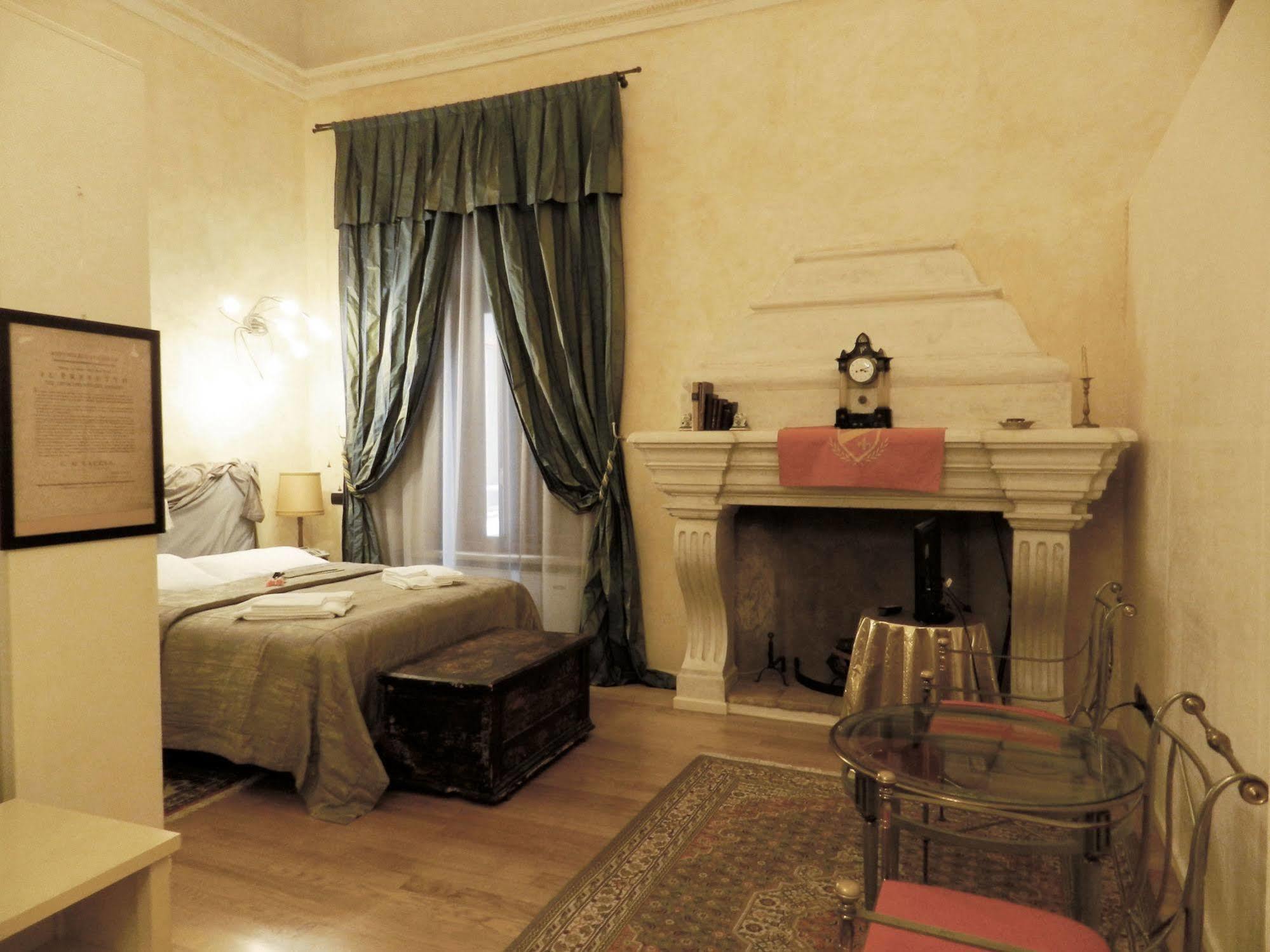Hotel Casa Museo Palazzo Valenti Gonzaga Mantua Exterior foto